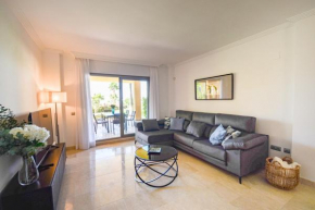 2 bedroom holiday home with sea views in Benahavís
